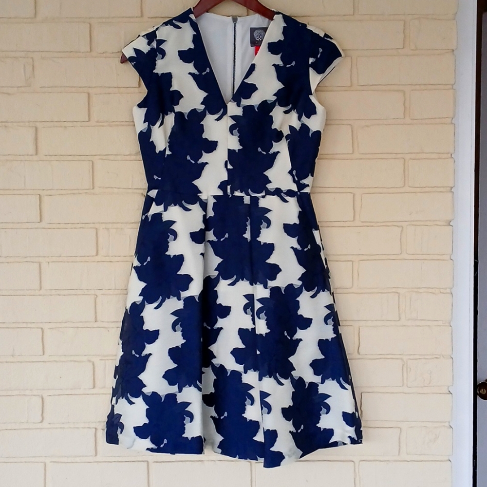 Vince camuto dress size 2. Ivory and navy blue